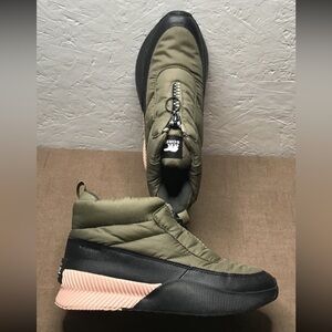 Sorel Green and Black Winter Boots